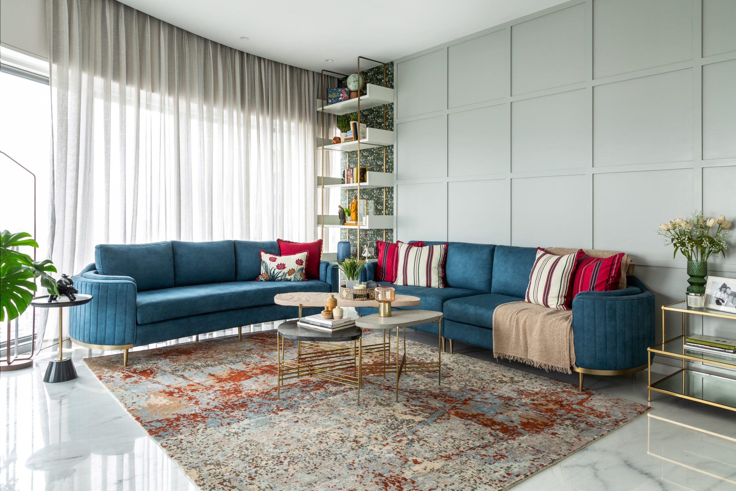 House of hues – Designed by P&T Design Studios, this 1500 Sqft apartment in one of the iconic towers in Mumbai is an epitome of modern elegance