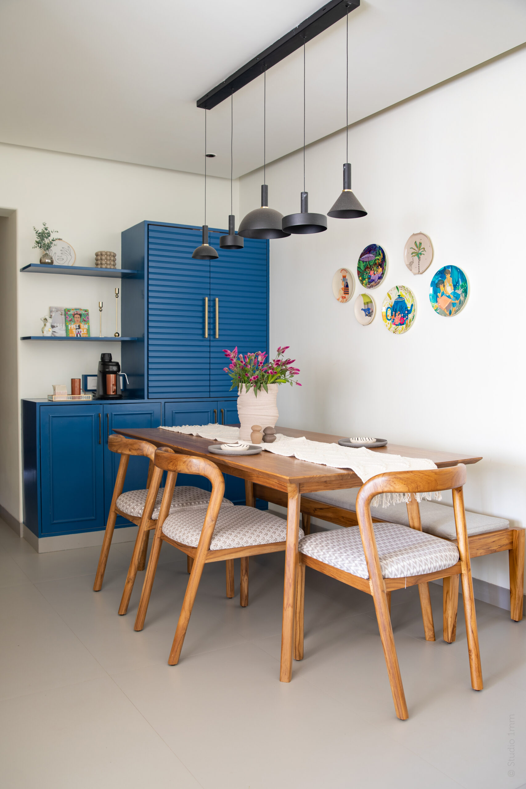 A perfect blend of modernity and comfort – This Mumbai home, designed & styled by Studio 1mm is a chic and inviting haven