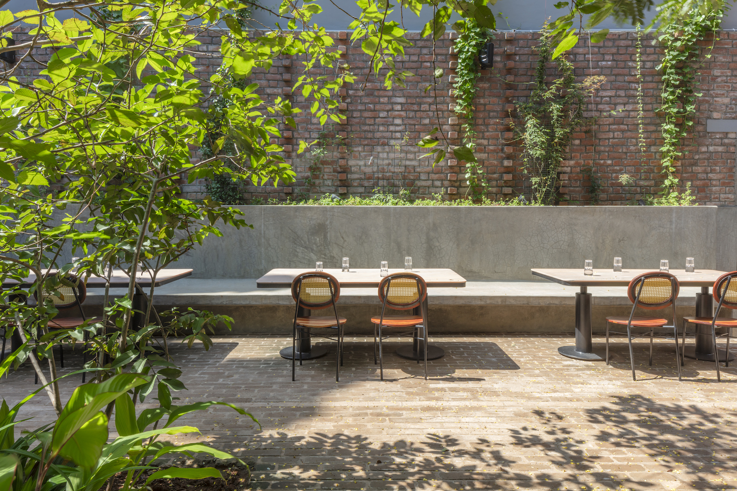 Hyderabad’s latest gastronomic gem, Telugu Medium, designed by Sona Reddy Studio, weaves heritage and architectural brilliance into every brick-and-bite