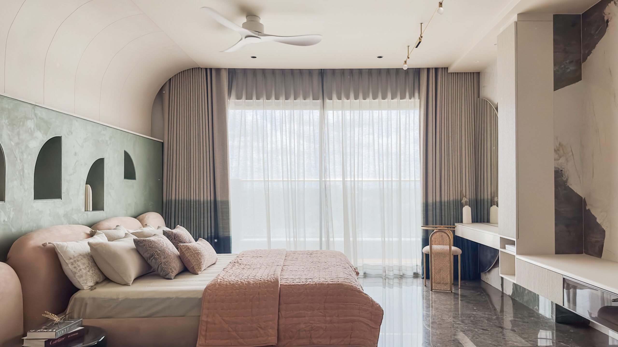 The Flowing Alcove: A Hyderabad Home Where Light and Shadow Tell Stories