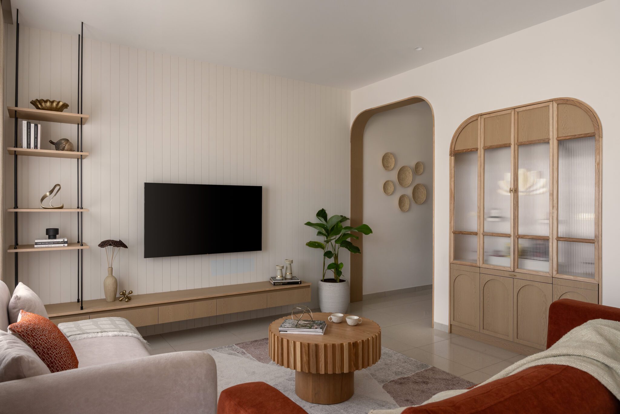 A Bangalore apartment where warmth unfolds through curves and natural ...