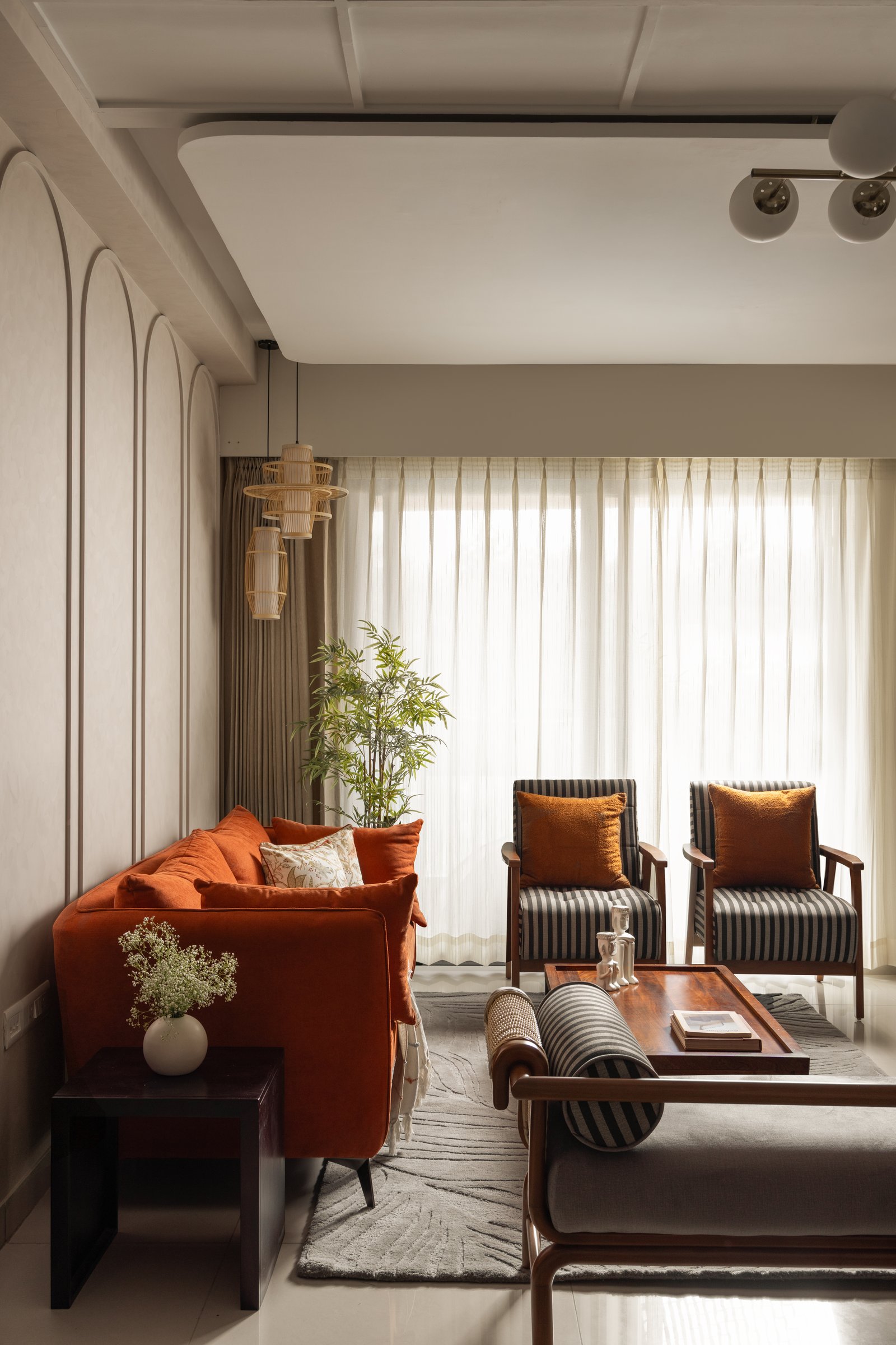 Between The Rush: A Bangalore Apartment Designed as a Recharging Station