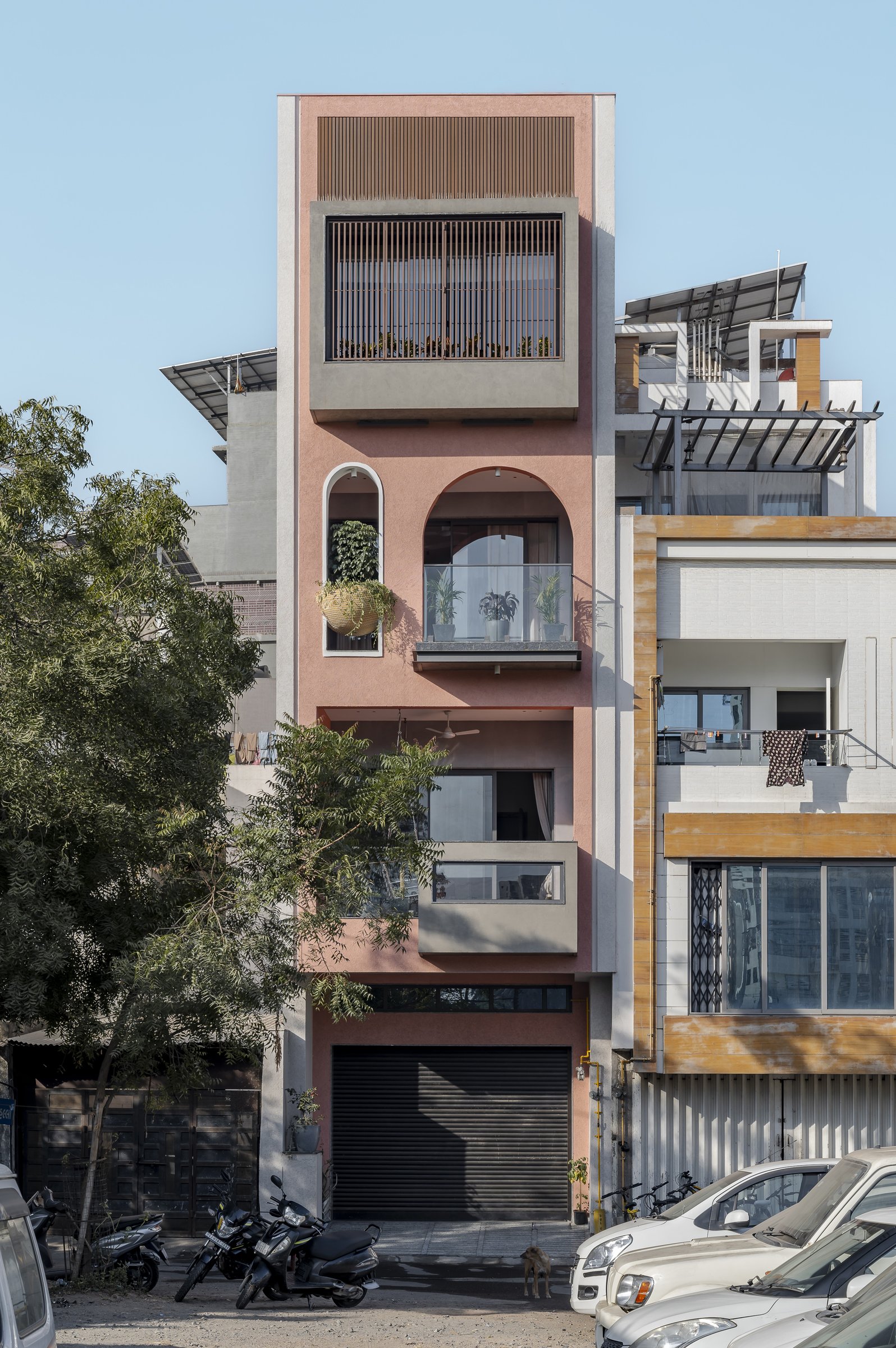 Narrow House: A Vertical Family Home That Turns Constraint into Light